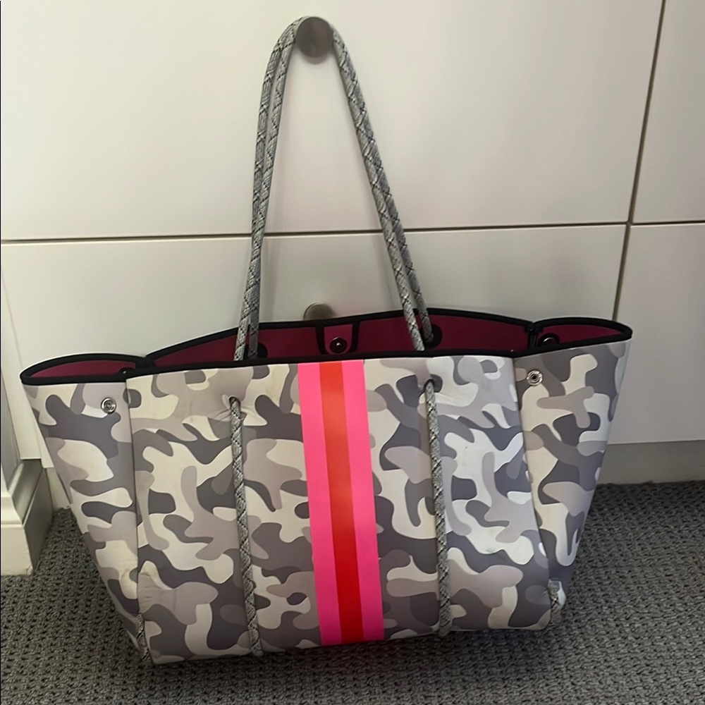 Haute shore- Camouflage Tote Bag with Pink Stripe large